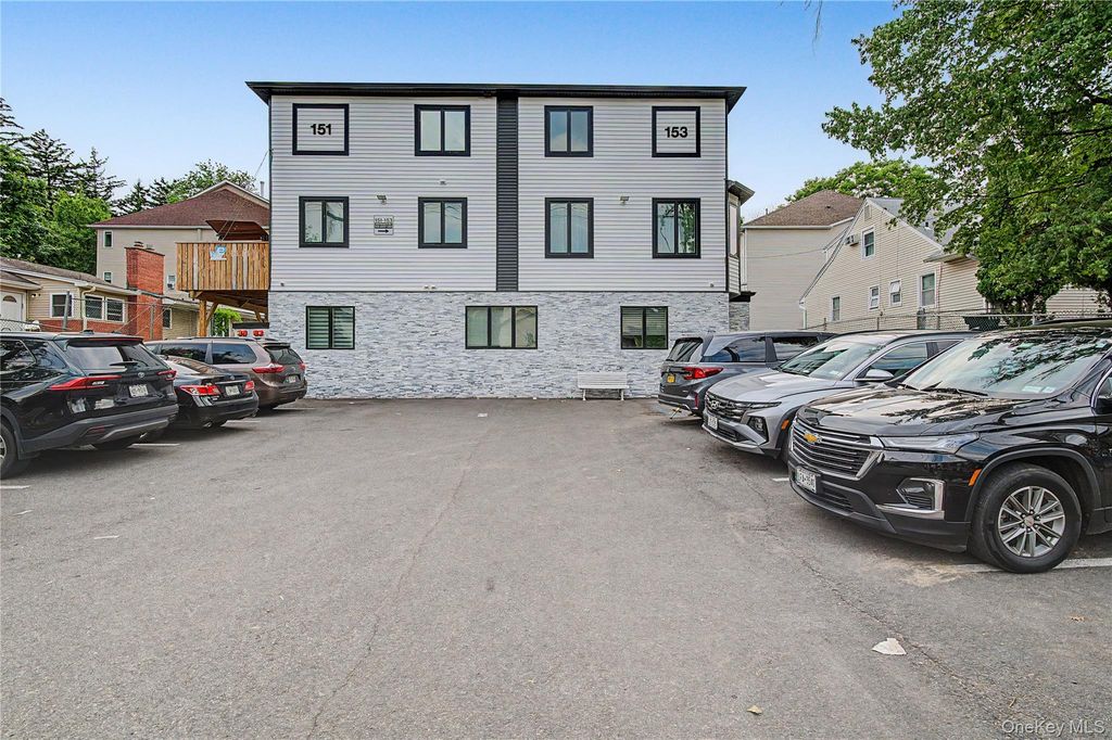 151 Blauvelt 214, Monsey, NY 10952