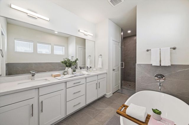 137 Eastwood Street, Houston, TX 77011