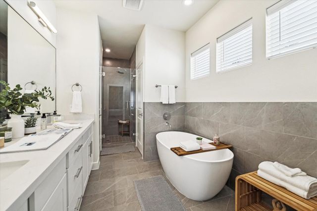 137 Eastwood Street, Houston, TX 77011