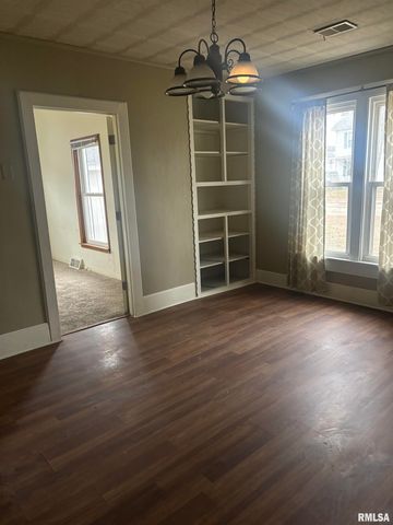 520 W BEECH Street, Chillicothe, IL 61523