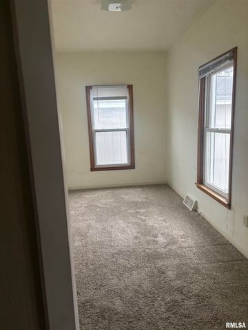 520 W BEECH Street, Chillicothe, IL 61523