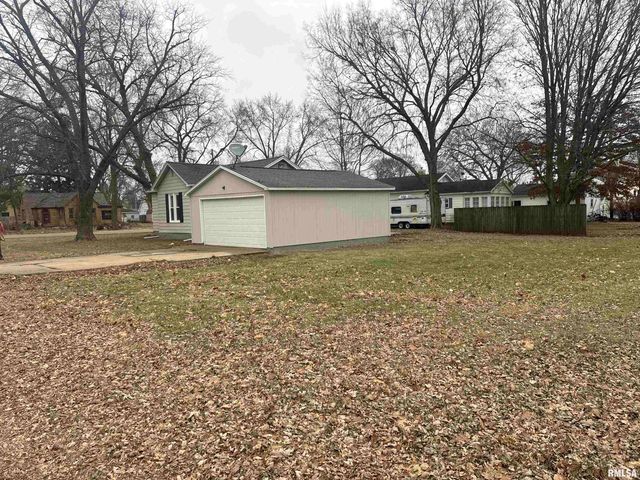 520 W BEECH Street, Chillicothe, IL 61523