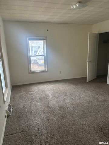 520 W BEECH Street, Chillicothe, IL 61523