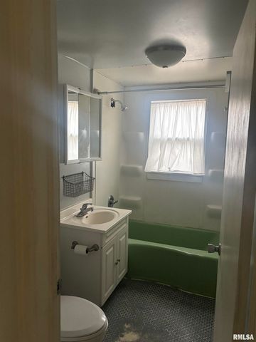 520 W BEECH Street, Chillicothe, IL 61523