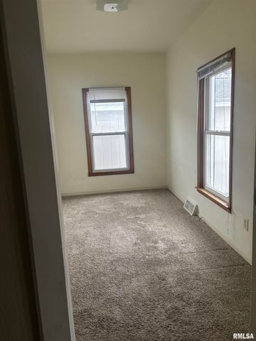 520 W BEECH Street, Chillicothe, IL 61523