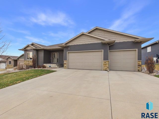 713 N Garnet Cir Circle, Brandon, SD 57005
