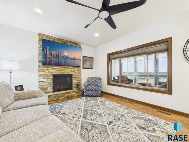 713 N Garnet Cir Circle, Brandon, SD 57005