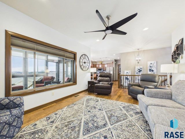 713 N Garnet Cir Circle, Brandon, SD 57005