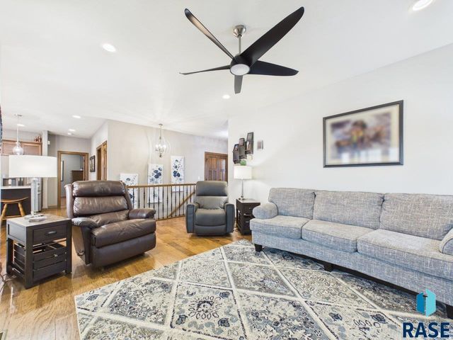 713 N Garnet Cir Circle, Brandon, SD 57005