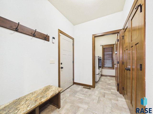 713 N Garnet Cir Circle, Brandon, SD 57005