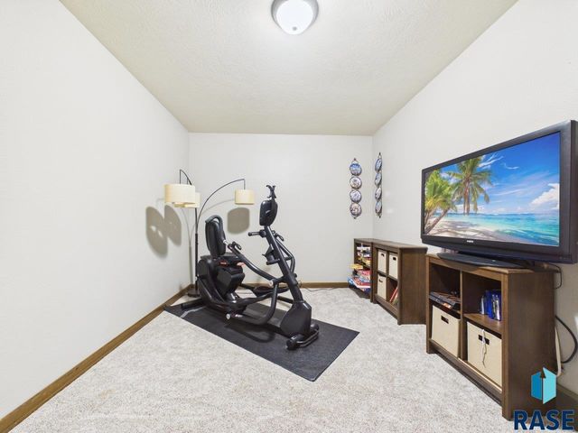 713 N Garnet Cir Circle, Brandon, SD 57005