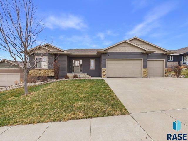713 N Garnet Cir Circle, Brandon, SD 57005