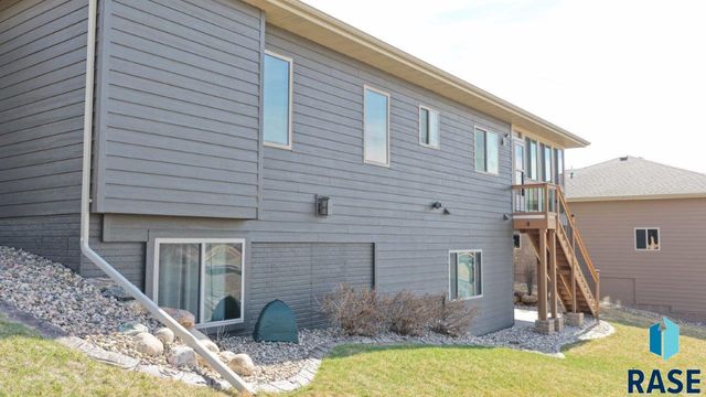 713 N Garnet Cir Circle, Brandon, SD 57005
