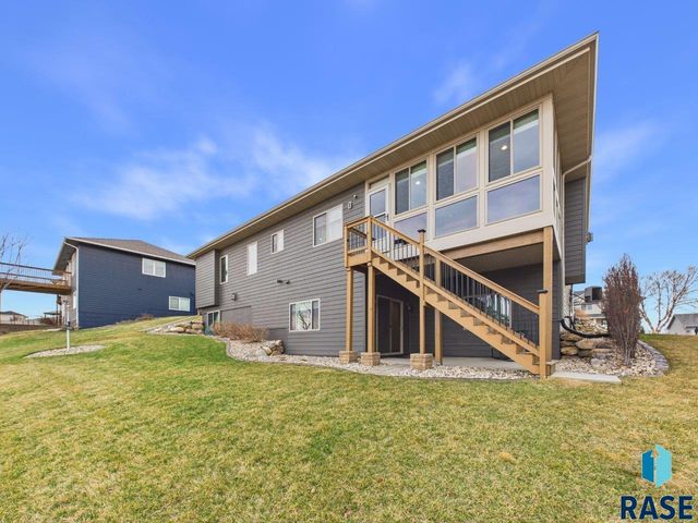713 N Garnet Cir Circle, Brandon, SD 57005