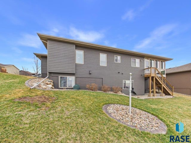 713 N Garnet Cir Circle, Brandon, SD 57005