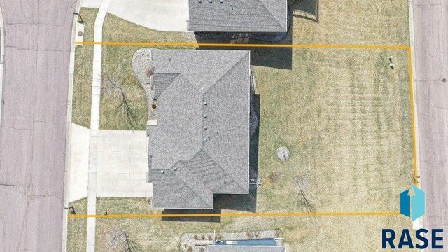 713 N Garnet Cir Circle, Brandon, SD 57005