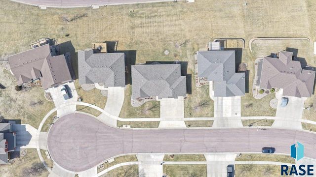 713 N Garnet Cir Circle, Brandon, SD 57005