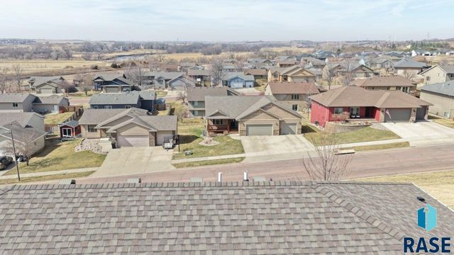 713 N Garnet Cir Circle, Brandon, SD 57005
