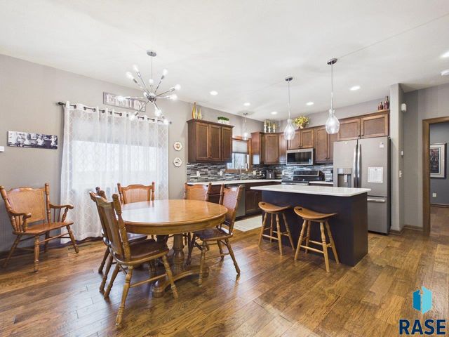 713 N Garnet Cir Circle, Brandon, SD 57005