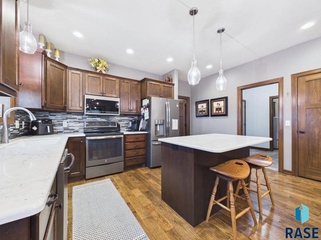 713 N Garnet Cir Circle, Brandon, SD 57005