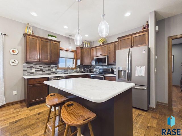 713 N Garnet Cir Circle, Brandon, SD 57005