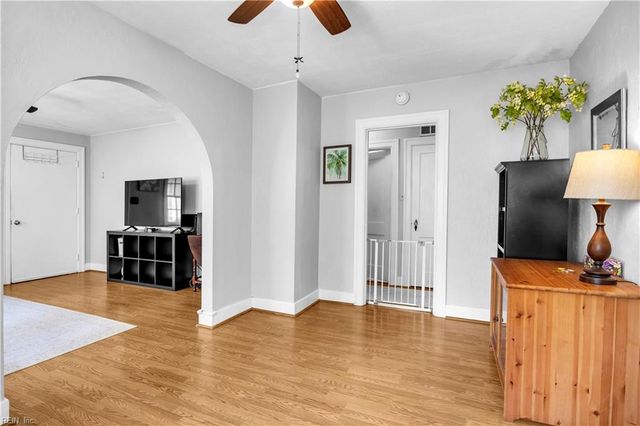 19 Greenbrier RD, Portsmouth, VA 23707