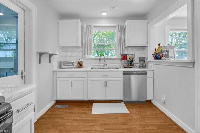19 Greenbrier RD, Portsmouth, VA 23707