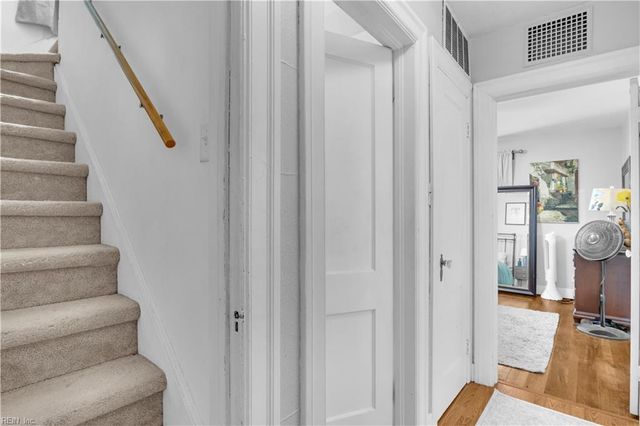 19 Greenbrier RD, Portsmouth, VA 23707