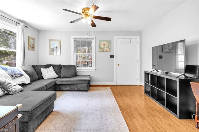 19 Greenbrier RD, Portsmouth, VA 23707