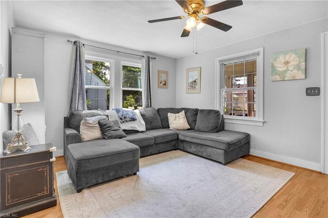 19 Greenbrier RD, Portsmouth, VA 23707