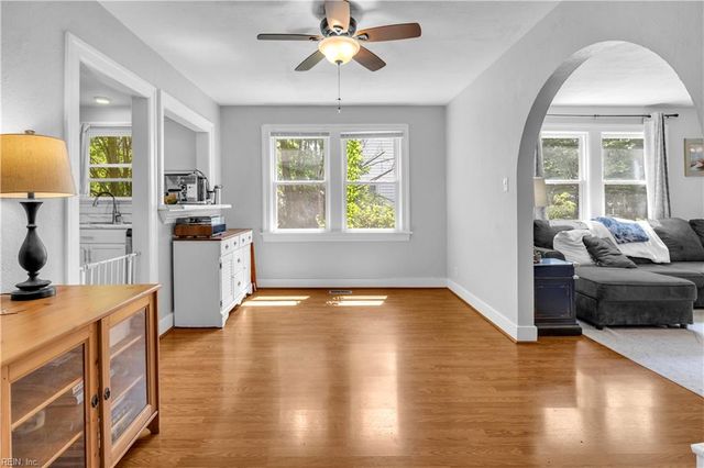 19 Greenbrier RD, Portsmouth, VA 23707