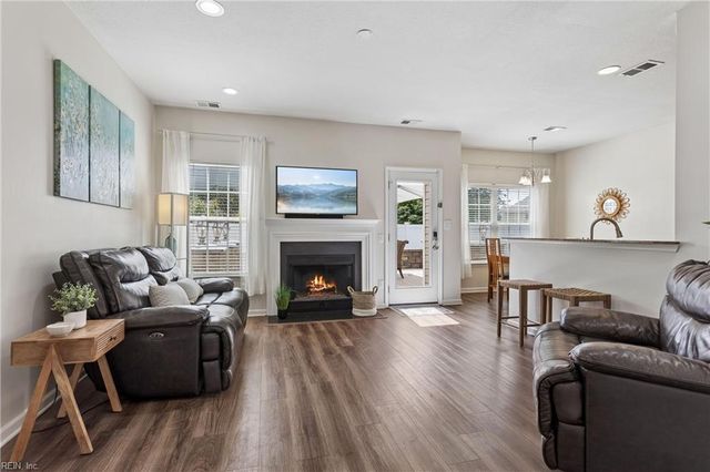 6962 Lakeside DR, Hayes, VA 23072