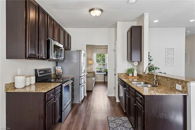 6962 Lakeside DR, Hayes, VA 23072