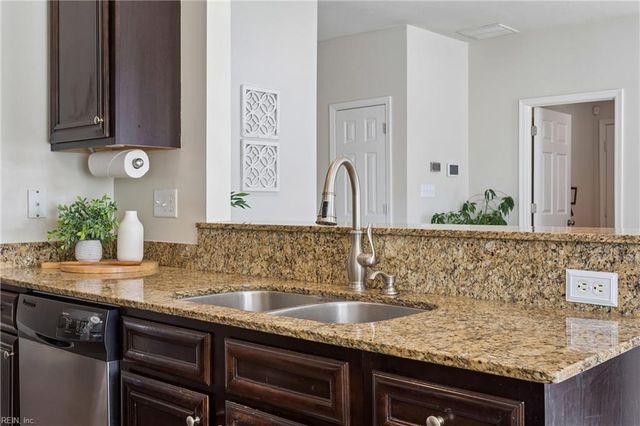 6962 Lakeside DR, Hayes, VA 23072