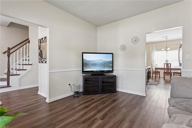 6962 Lakeside DR, Hayes, VA 23072