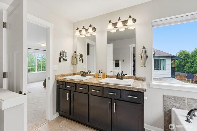 844 Panorama Ridge, Mount Vernon, WA 98273