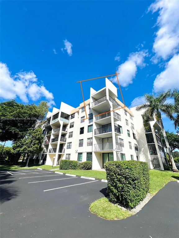 6190 Woodlands Blvd 517, Tamarac, FL 33319