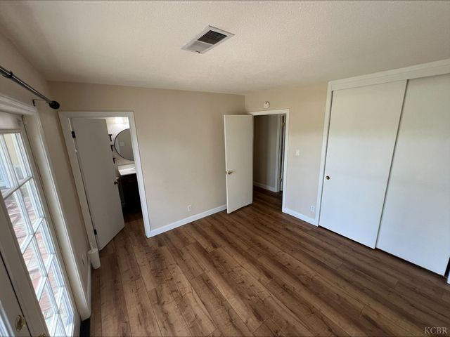 413 E Terrace Drive, Hanford, CA 93230