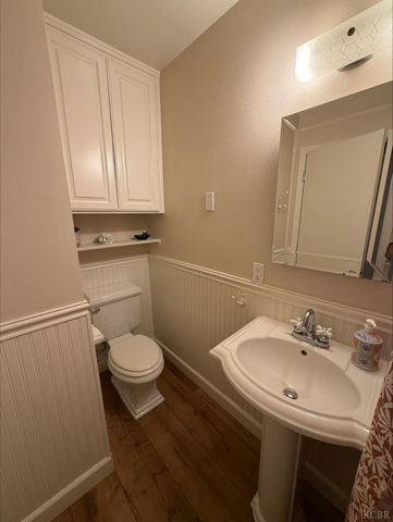 413 E Terrace Drive, Hanford, CA 93230