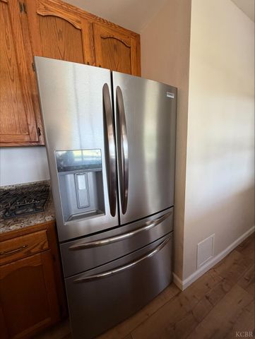 413 E Terrace Drive, Hanford, CA 93230