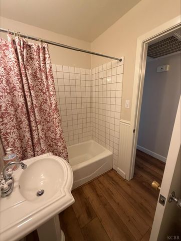 413 E Terrace Drive, Hanford, CA 93230