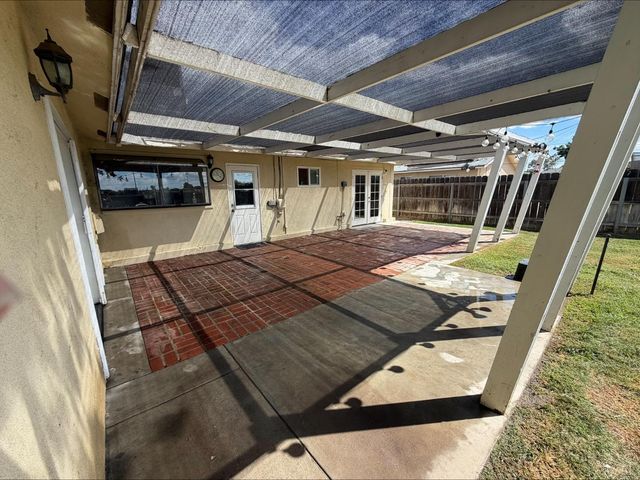 413 E Terrace Drive, Hanford, CA 93230