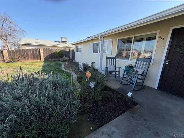 413 E Terrace Drive, Hanford, CA 93230