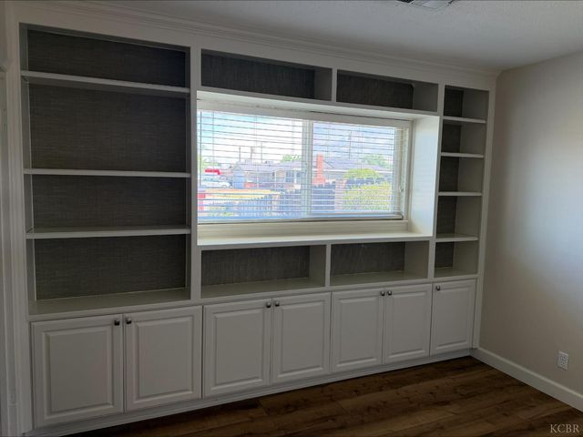 413 E Terrace Drive, Hanford, CA 93230