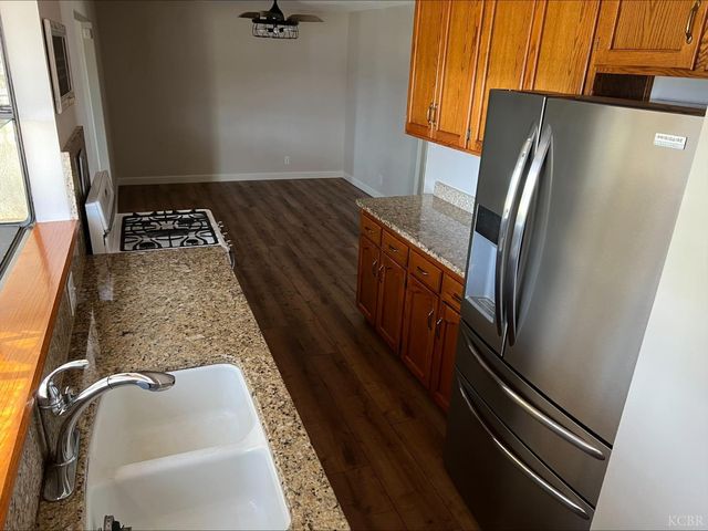 413 E Terrace Drive, Hanford, CA 93230