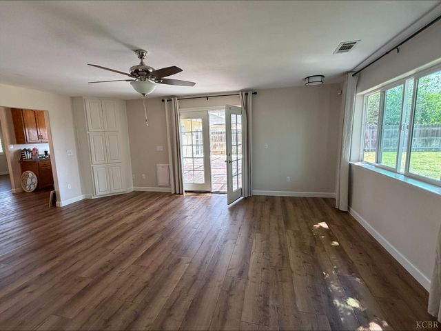 413 E Terrace Drive, Hanford, CA 93230