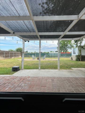 413 E Terrace Drive, Hanford, CA 93230