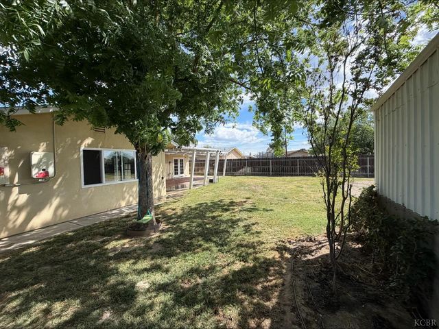 413 E Terrace Drive, Hanford, CA 93230