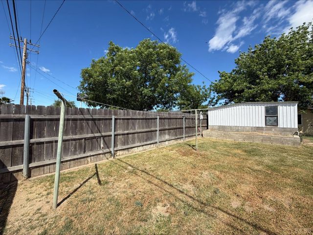 413 E Terrace Drive, Hanford, CA 93230