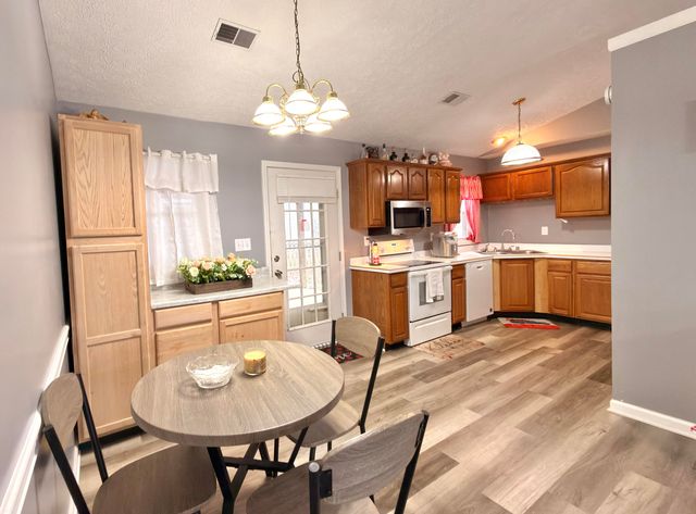 551 Old Peacock Road, Paris, KY 40361